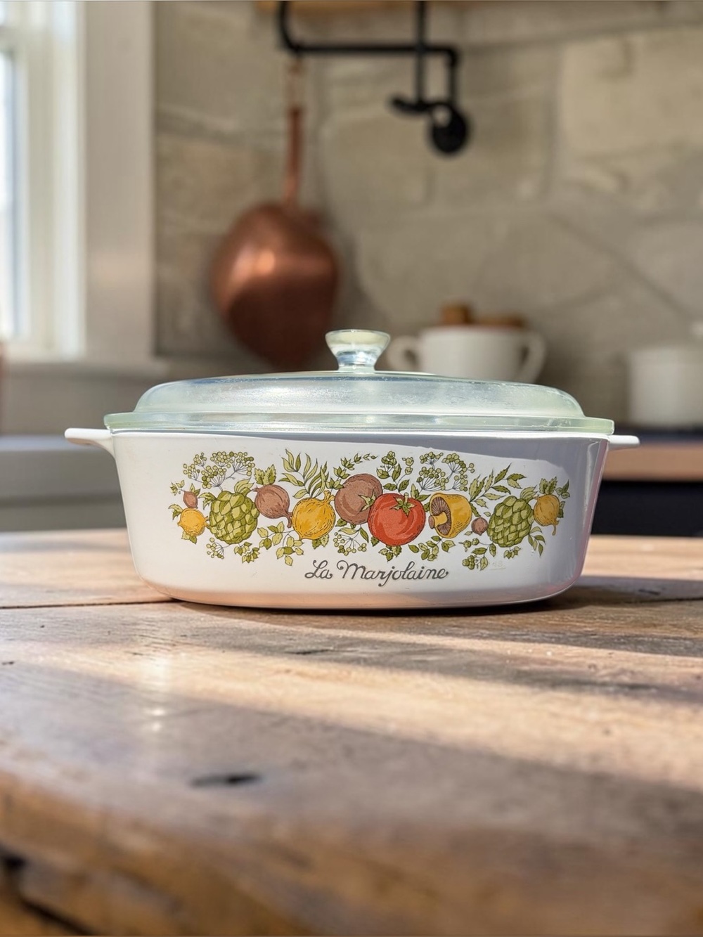 VINTAGE LA MARJOLAINE FLORAL VEGETABLE PATTERN COVERED CASSEROLE DISH WITH GLASS